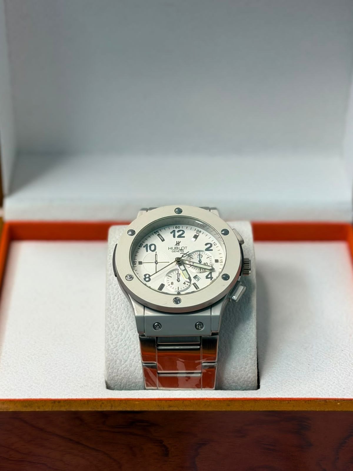 Hublot Classic Fusion Chronograph Cream - THE AM Fine Timepieces
