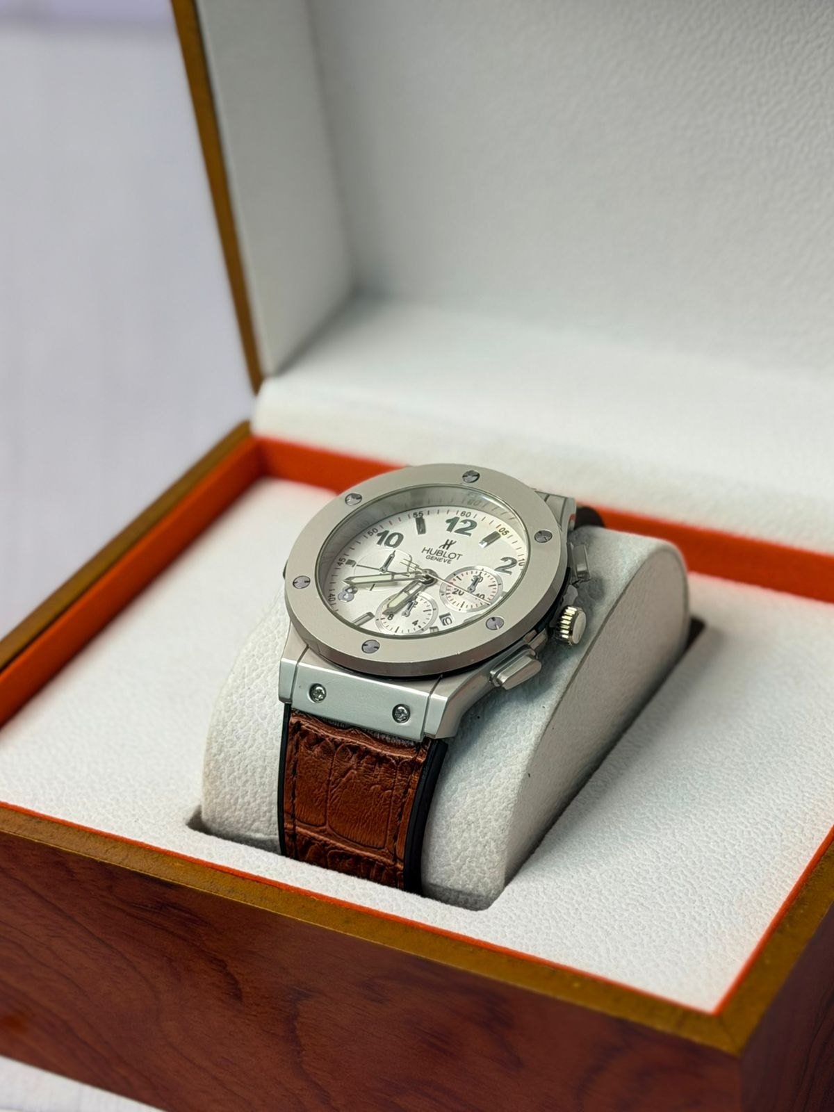 Hublot Classic Fusion Chronograph Tan - THE AM Fine Timepieces